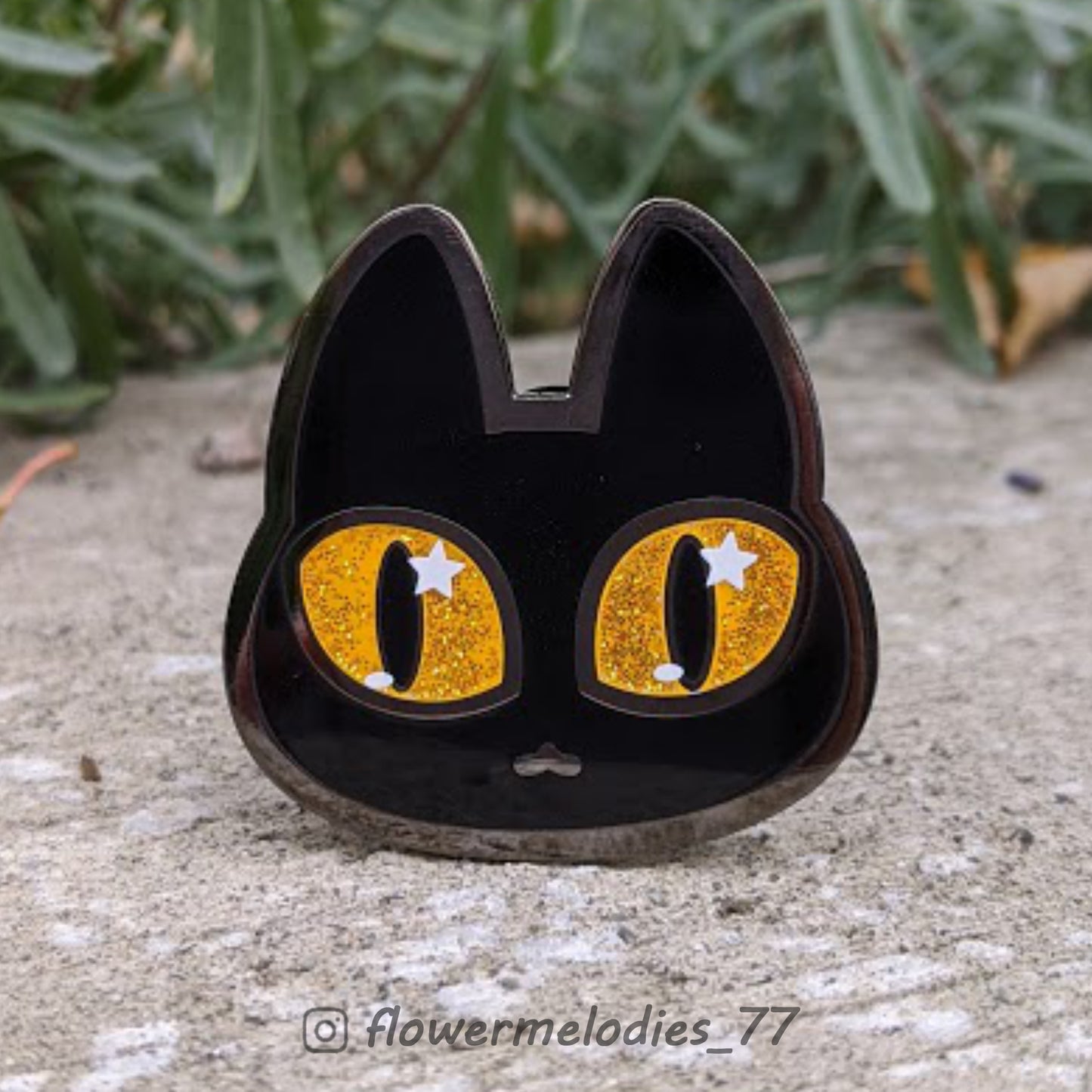 Sparkly Eyes Black Cat Pin