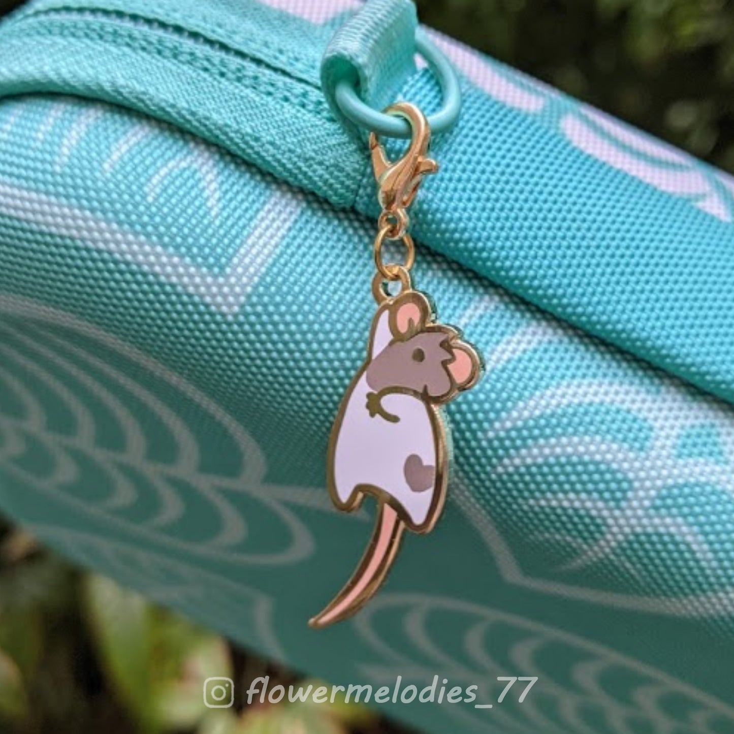 Travel Buddy - Two Tone rat